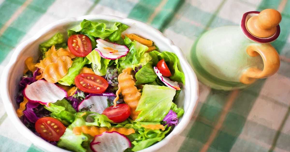 Weight Loss without exercise. A bowl full of varieties of vegetables.